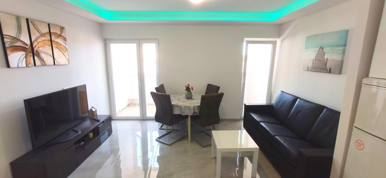 Apartment Dolores Макарска Экстерьер фото