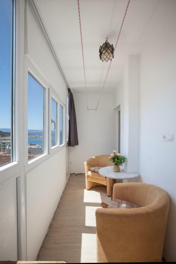 Apartment Dolores Макарска Экстерьер фото
